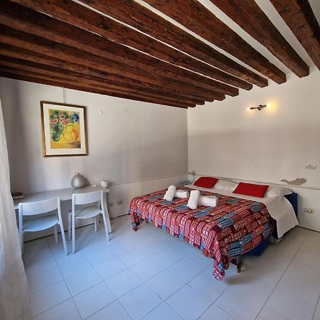 Veneziacentopercento Rooms מראה חיצוני תמונה